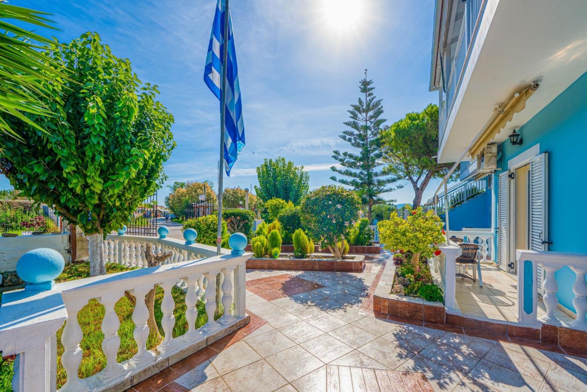 Stathis Beachfront Luxury Kalamákion