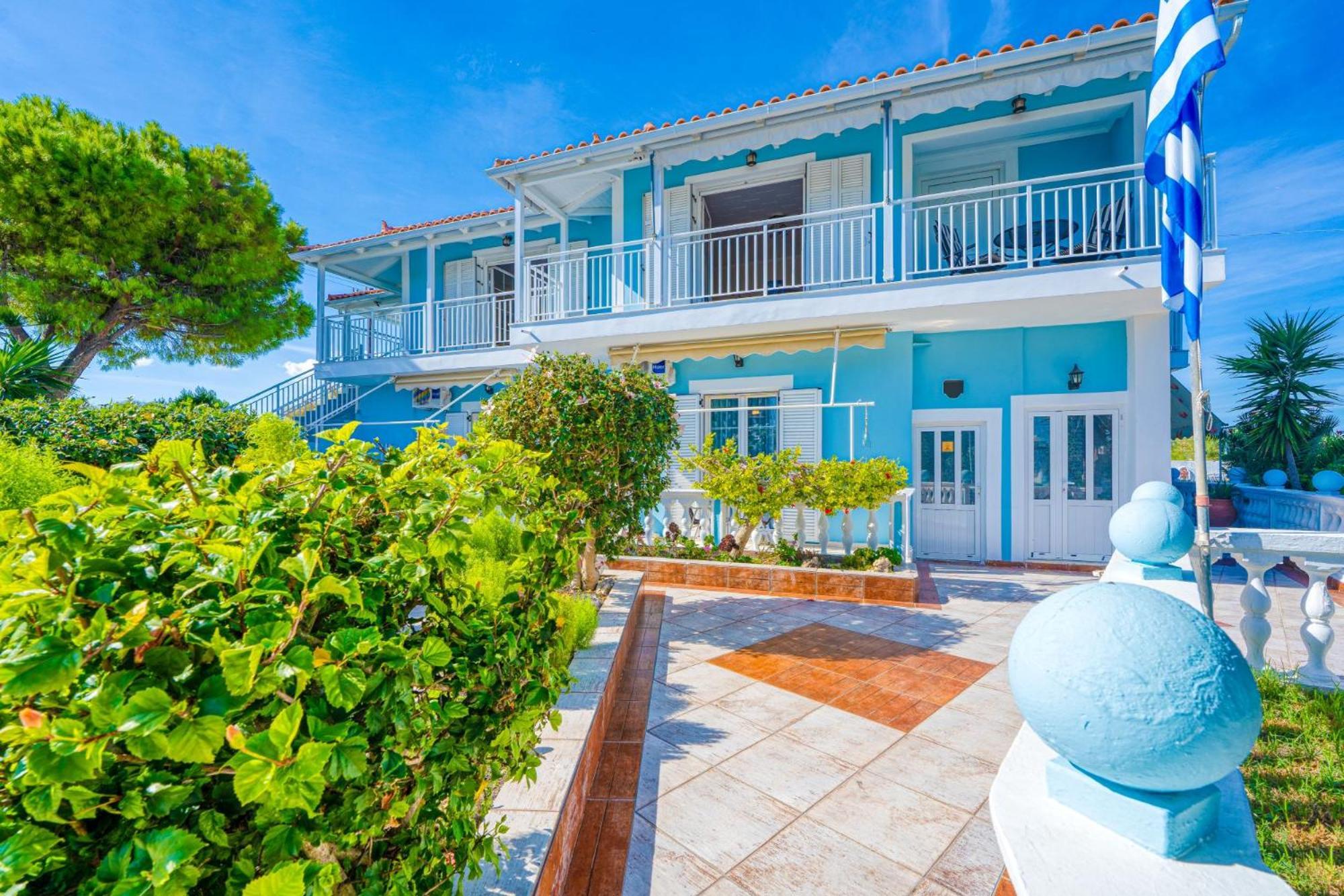 Stathis Beachfront Luxury Kalamákion